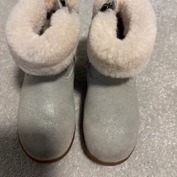 Uggs toddler size 8 USA - Picture 5 of 5